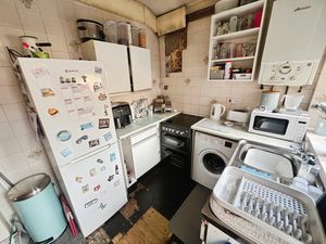 Kitchen- click for photo gallery